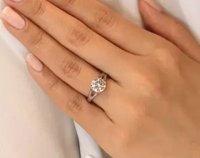 1.90 Carat Split Shank Solitaire Engagement Ring Brilliant Cut Diamond Simulant Bridal Ring Wedding Ring 