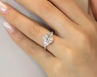 4.0 cttw Three Stones Engagement Ring Oval & Trillion Cut Diamond Simulant Bridal Ring Wedding Ring Anniversary 