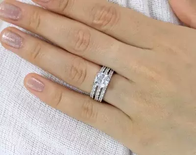 Simple wedding ring with single row and double row