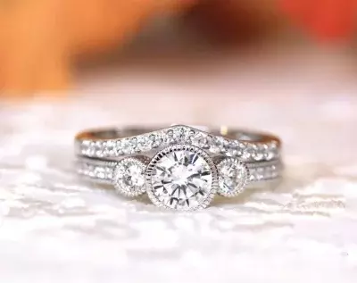 1.37 cttw Milgrain Three Stone Bridal set Ring w/ V Wedding Ring V Band Ring Brilliant Cut Diamond Simulant Dainty Ring Set 